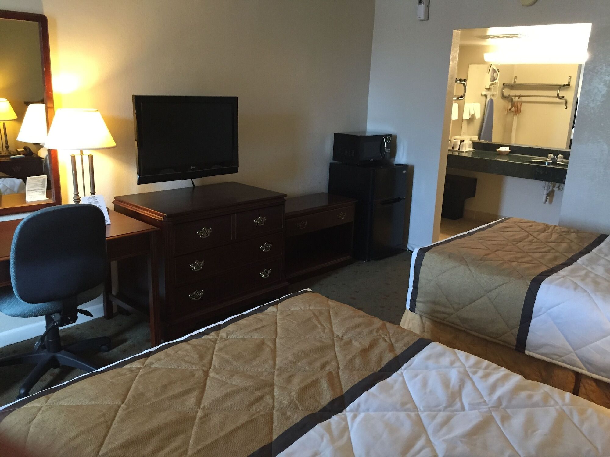 Travelodge By Wyndham Lynchburg Εξωτερικό φωτογραφία