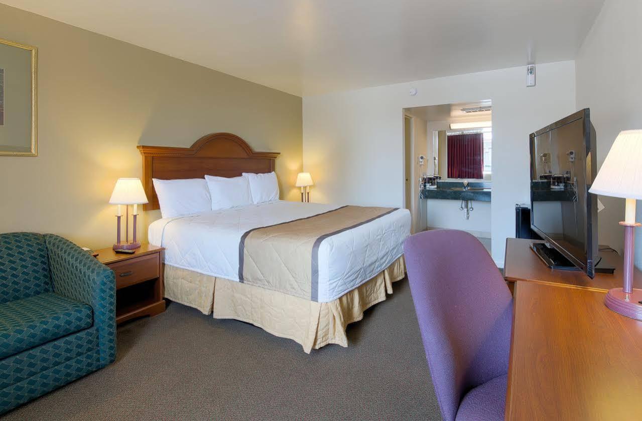 Travelodge By Wyndham Lynchburg Εξωτερικό φωτογραφία