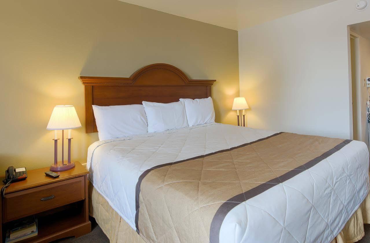 Travelodge By Wyndham Lynchburg Εξωτερικό φωτογραφία