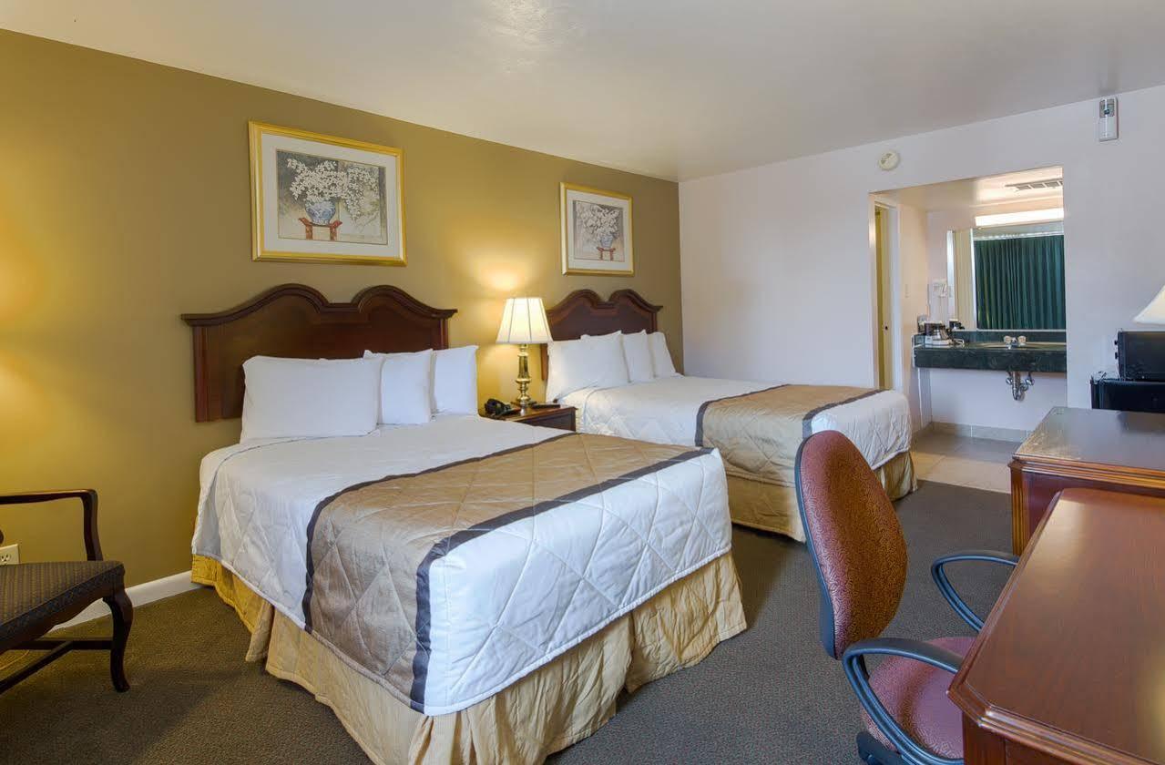 Travelodge By Wyndham Lynchburg Εξωτερικό φωτογραφία