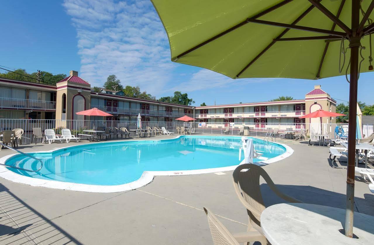 Travelodge By Wyndham Lynchburg Εξωτερικό φωτογραφία