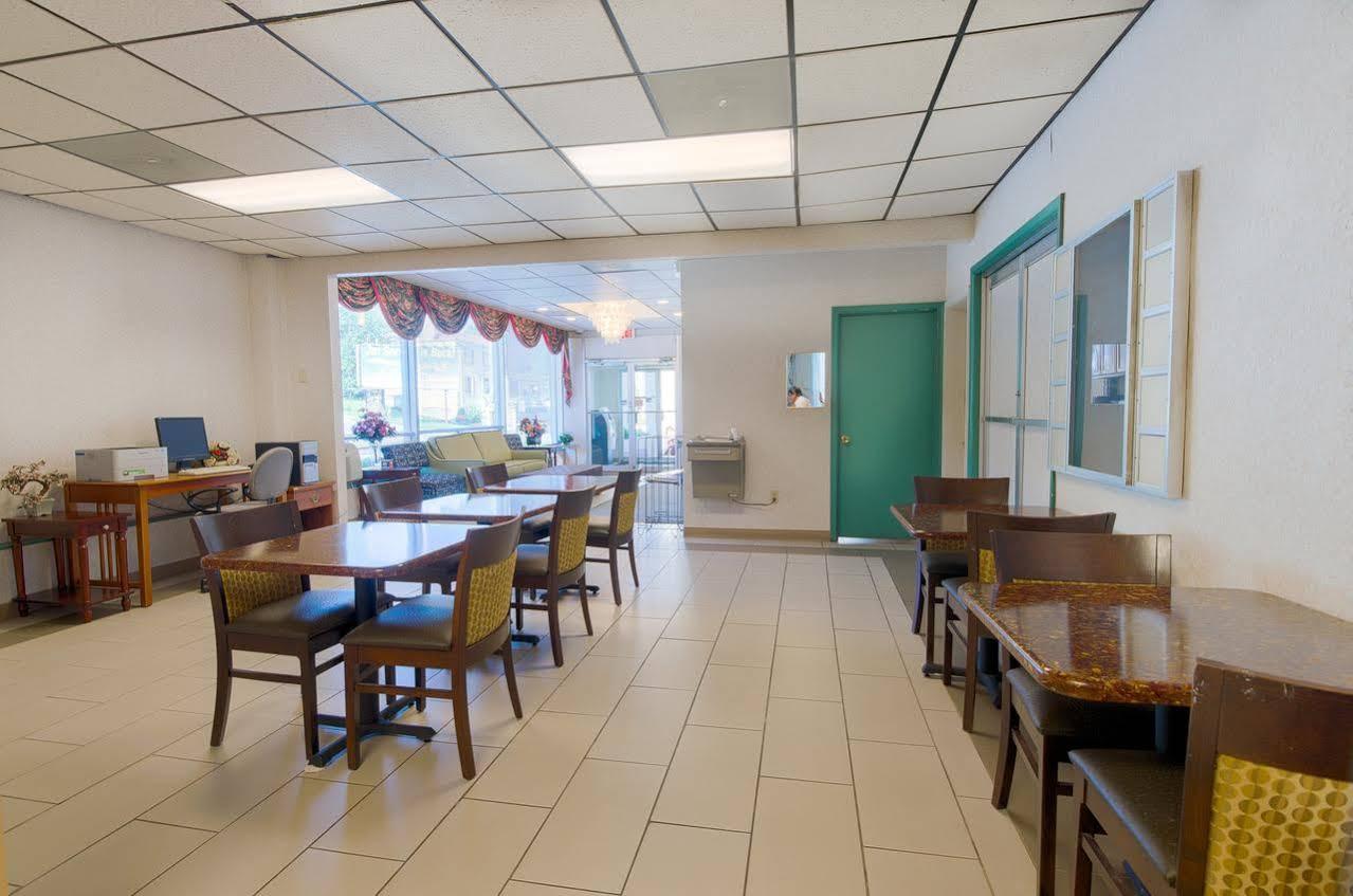 Travelodge By Wyndham Lynchburg Εξωτερικό φωτογραφία